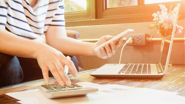 Comparing Fixed vs. Variable Interest Rates: Navigating Your Mortgage Journey