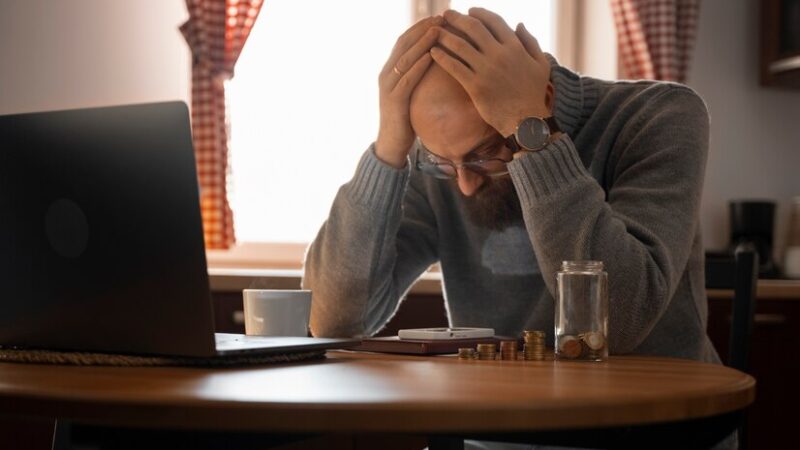 7 Reasons Why You Can’t Save Money